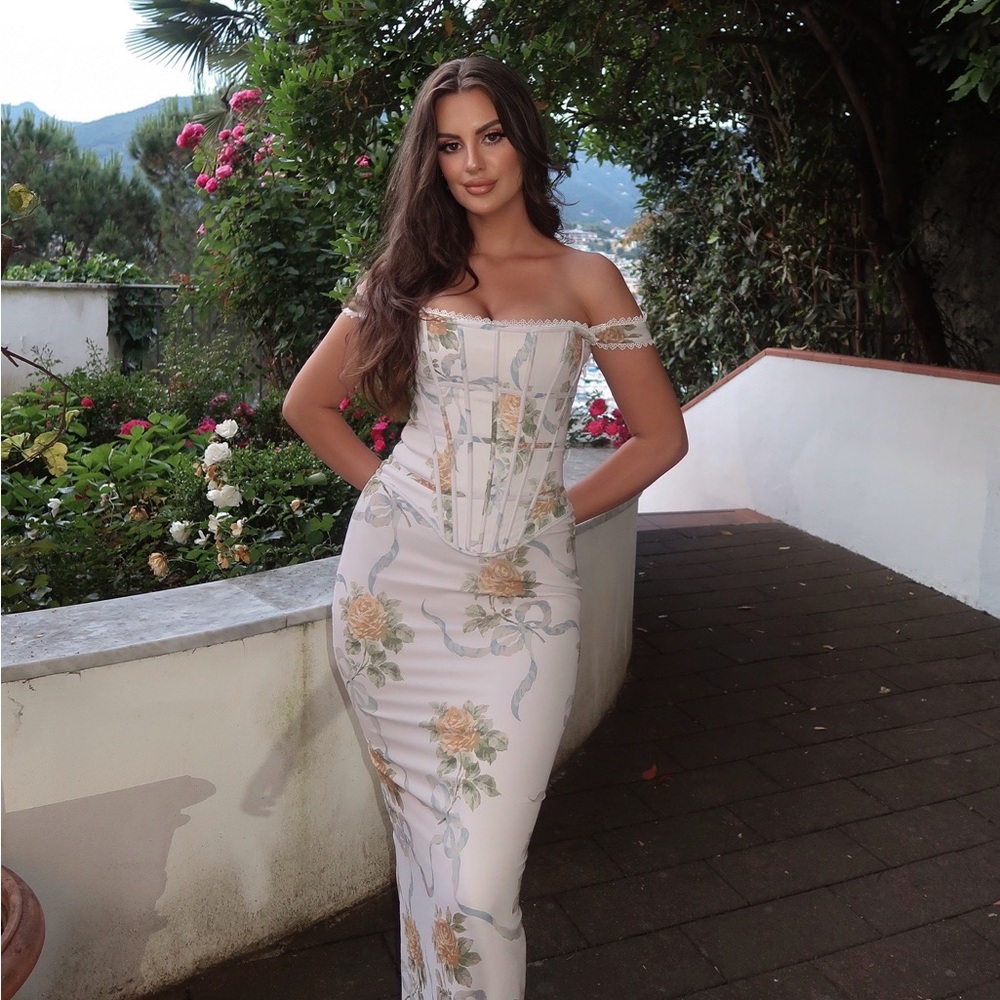 House of CB Cream Bodycon Dress Off-Shoulder Sleeveless